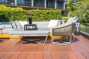 Zedernholz für die Terrassendielen - attraktiv und gesund - zedern-welt.de